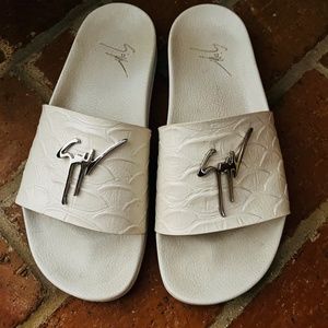 Giuseppe Zanotti White Men’s Size 9 Pool Slides - Excellent Condition